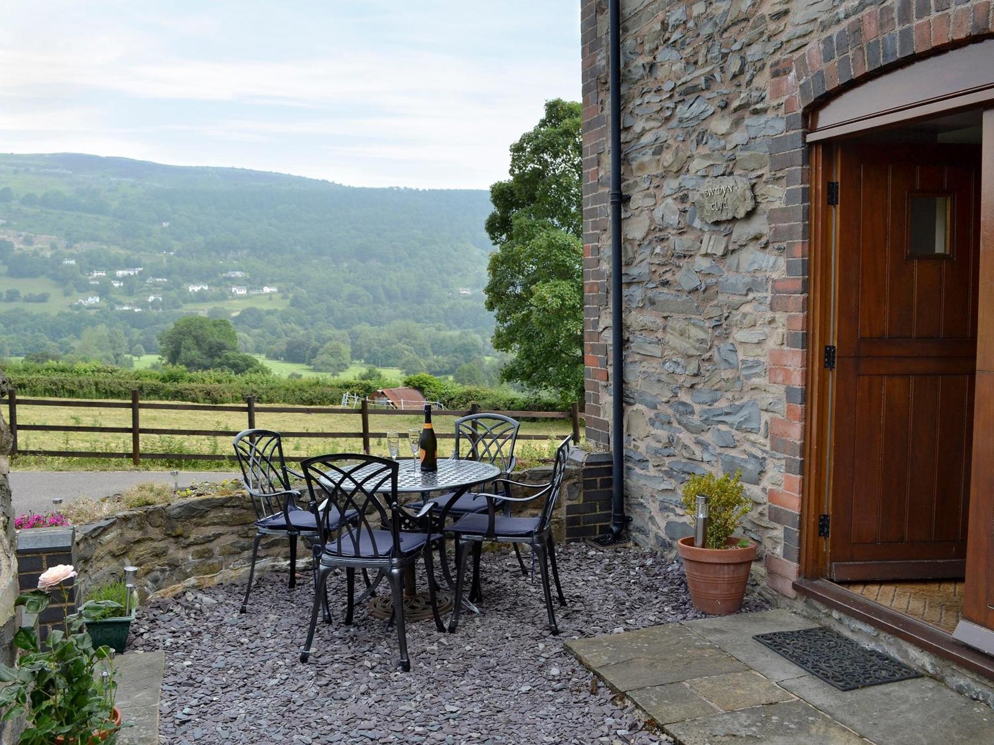 Holiday home Bwthyn Clyd *
